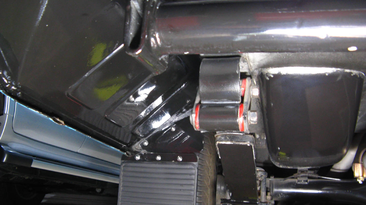 001 underside rear left mail.jpg