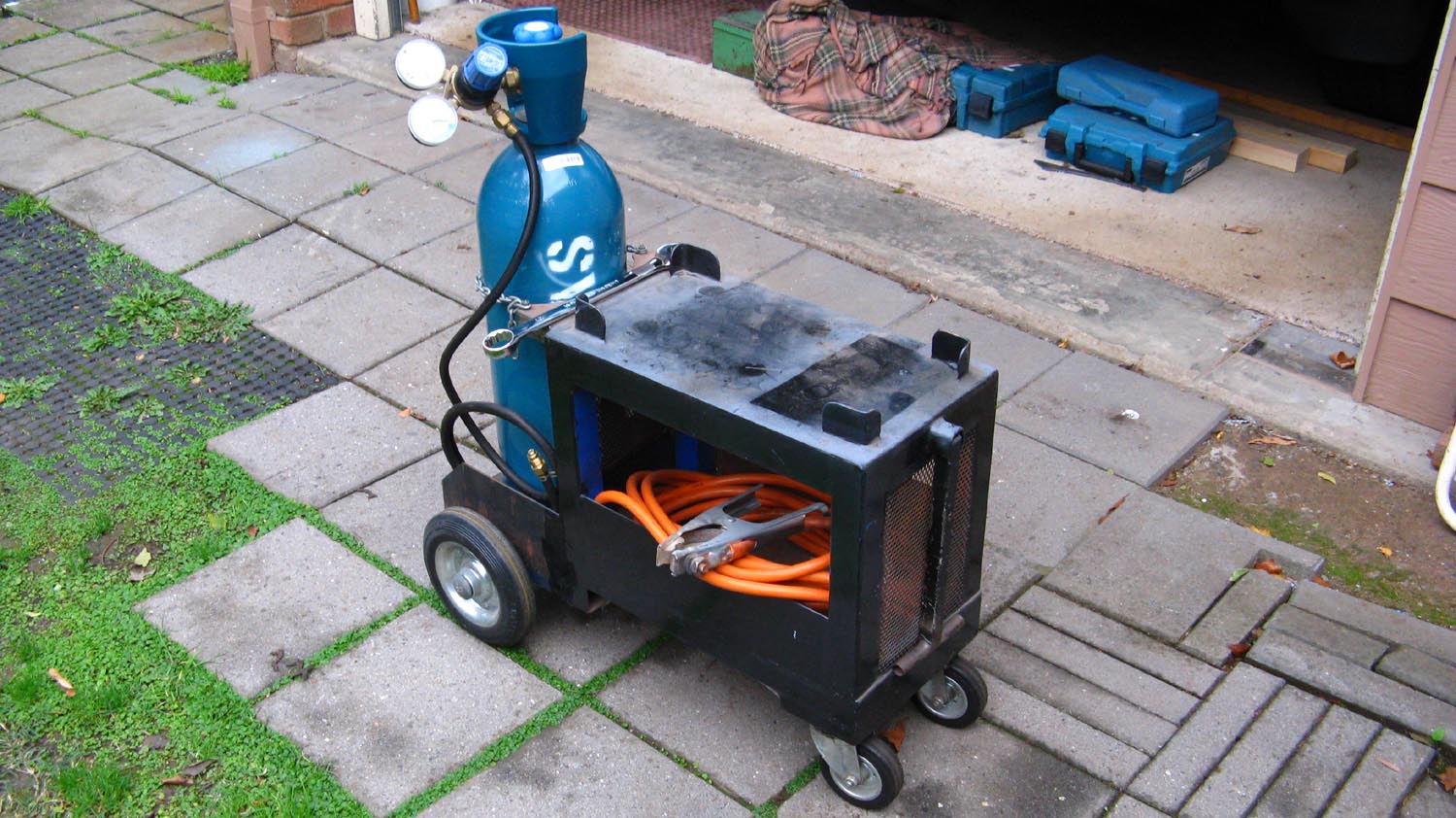 010 Tig trolley mail.jpg