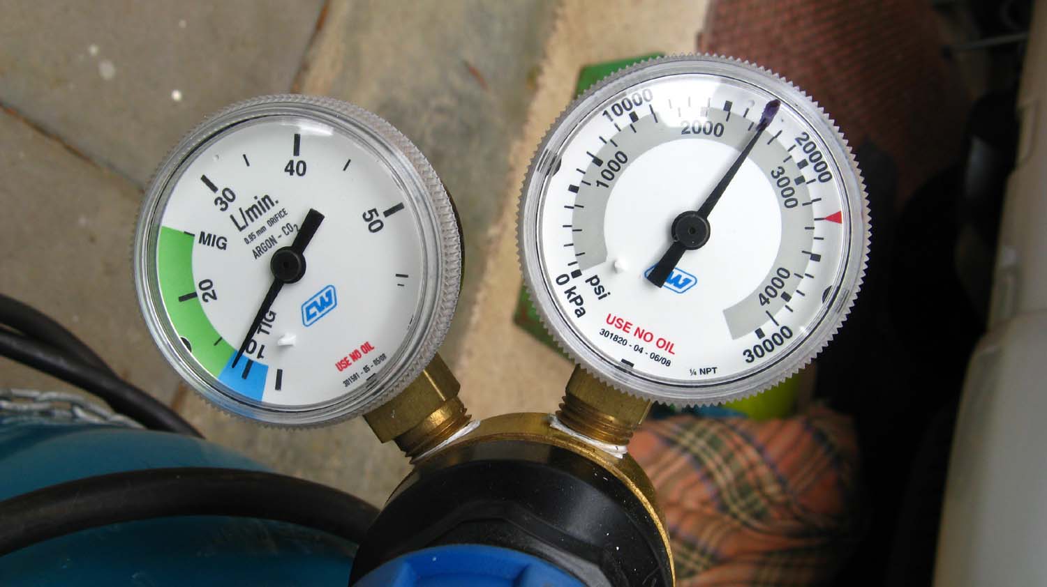 004 regulator set mail.jpg