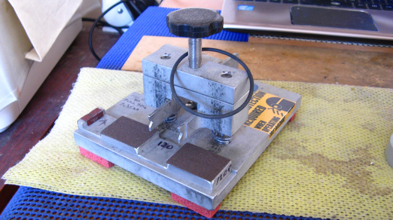 004 tyre truer mail.jpg