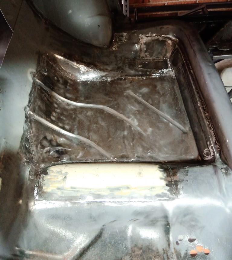 Rear seat well pax1.jpg