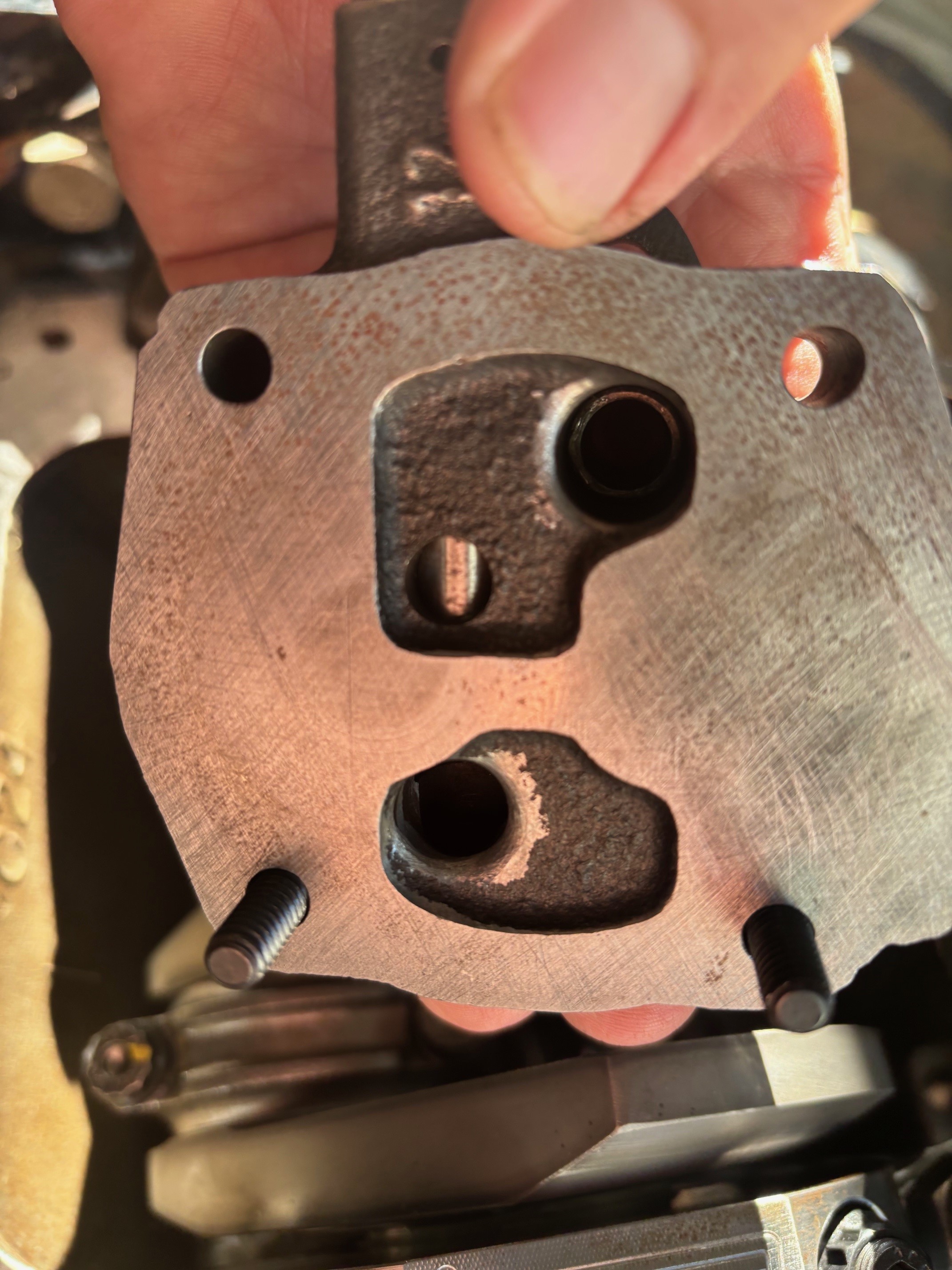 Oil pump flow path.jpg