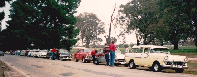 1990 Nats. Mick Rac in front for a cruise Wagga