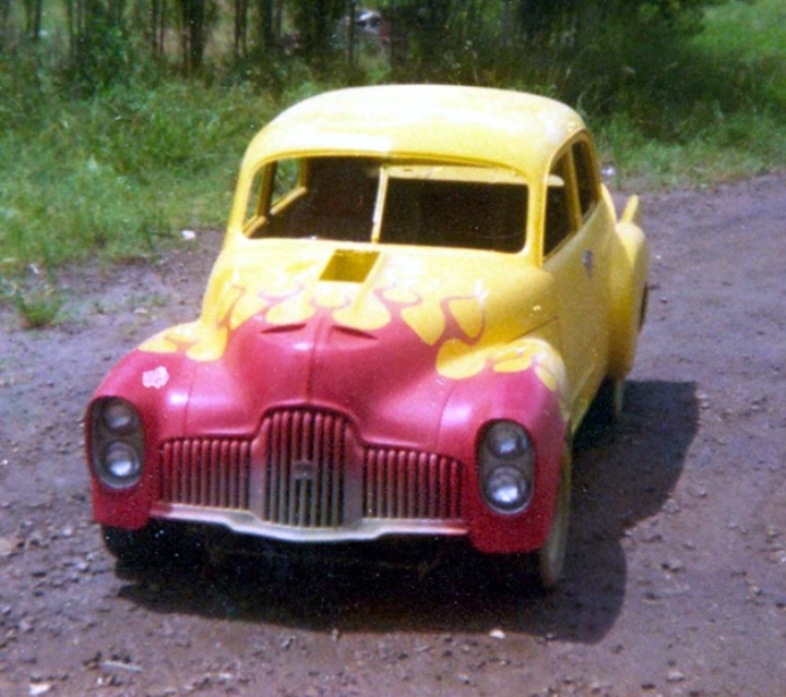 16_pig_s_fx_toyota_crown_headlights_in_place.jpg