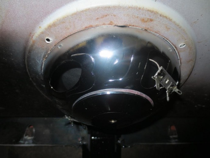 rear speaker internal.jpg