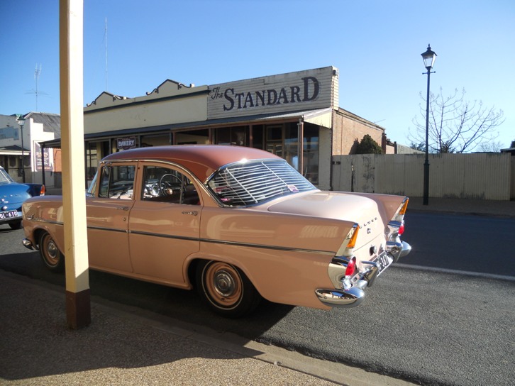 Sheridan's sedan driven by dad &amp; Pres- Bill